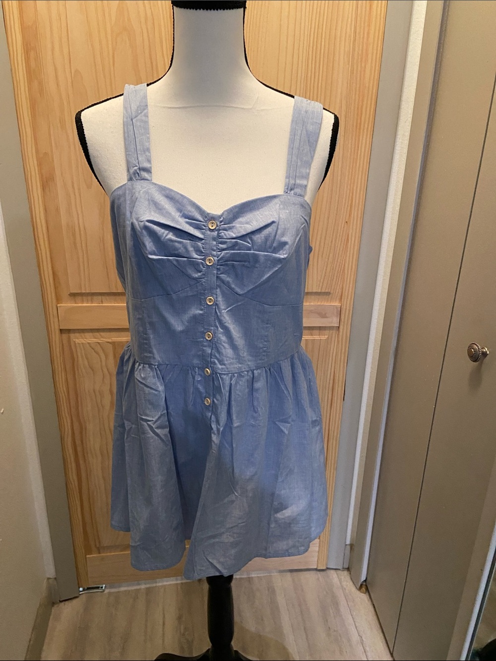Doe & Rae Sky Blue Button-Front Tank